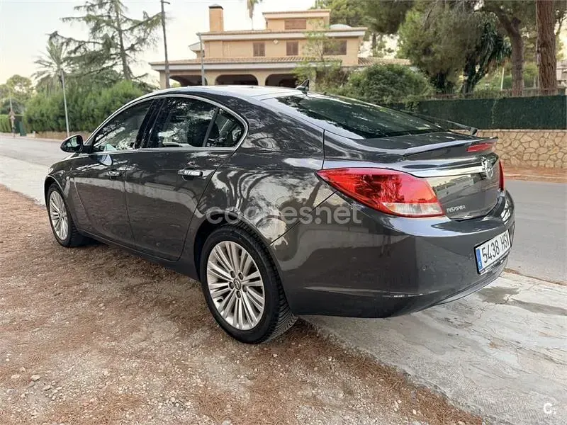 Usado Opel Insignia Excellence 130 CV (95 kW) 2013 Gris / plata Berlina