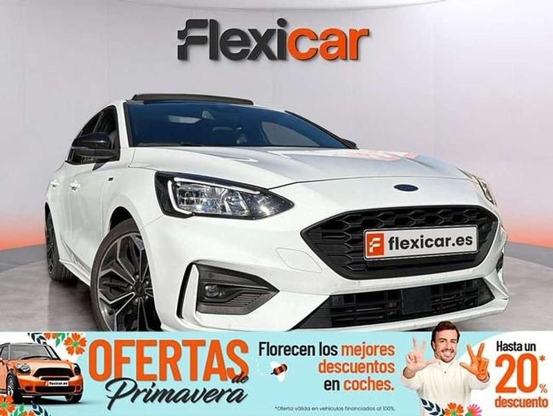 Usado Ford Focus ST-Line 125 HP (91 kW) 2021 Branco Sedan