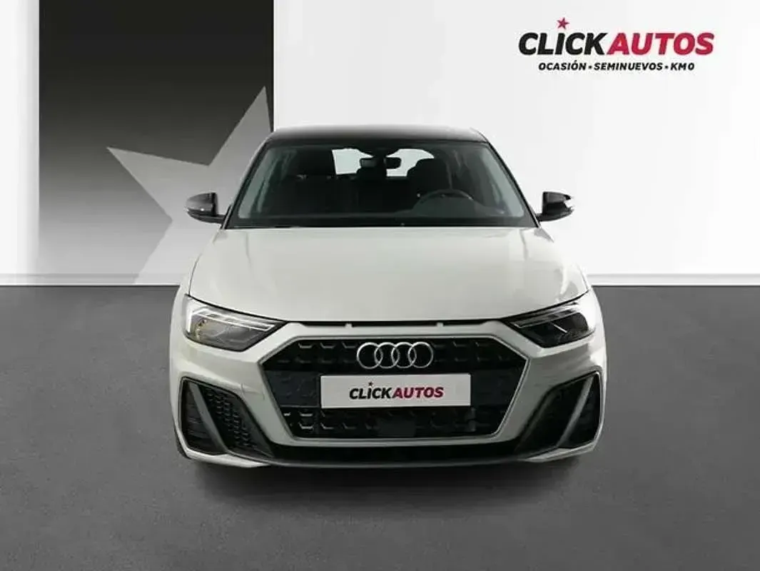 Usado Audi A1 Comfort 116 CV (85 kW) 2025 Plateado SUV