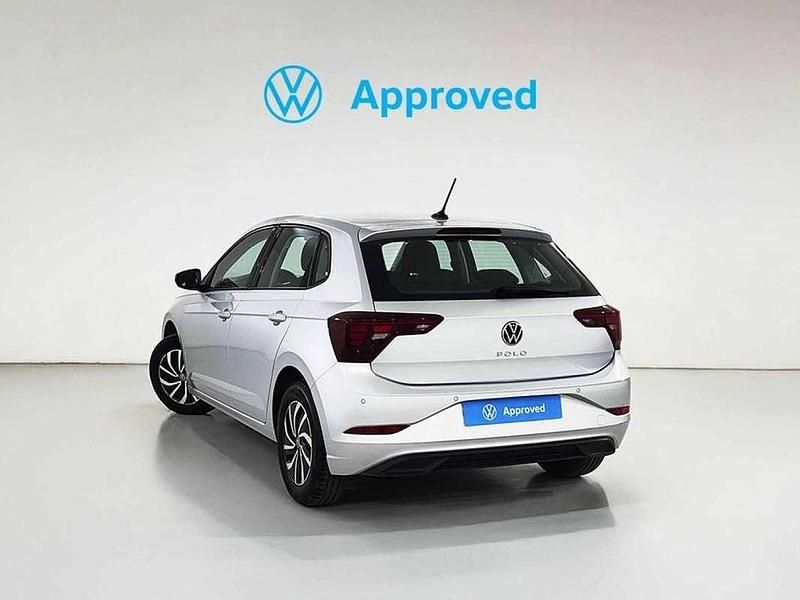 Käytetty VW Polo Life 95 HP (69 kW) 2024 Harmaa Viistoperä