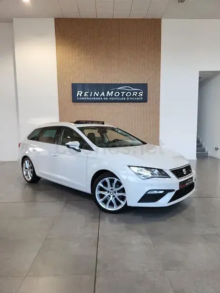Usado Seat Leon FR 150 CV (110 kW) 2018 Blanco Familiar