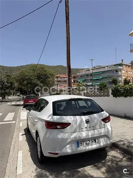 Usado Seat Leon Reference 105 CV (77 kW) 2014 Blanco Berlina