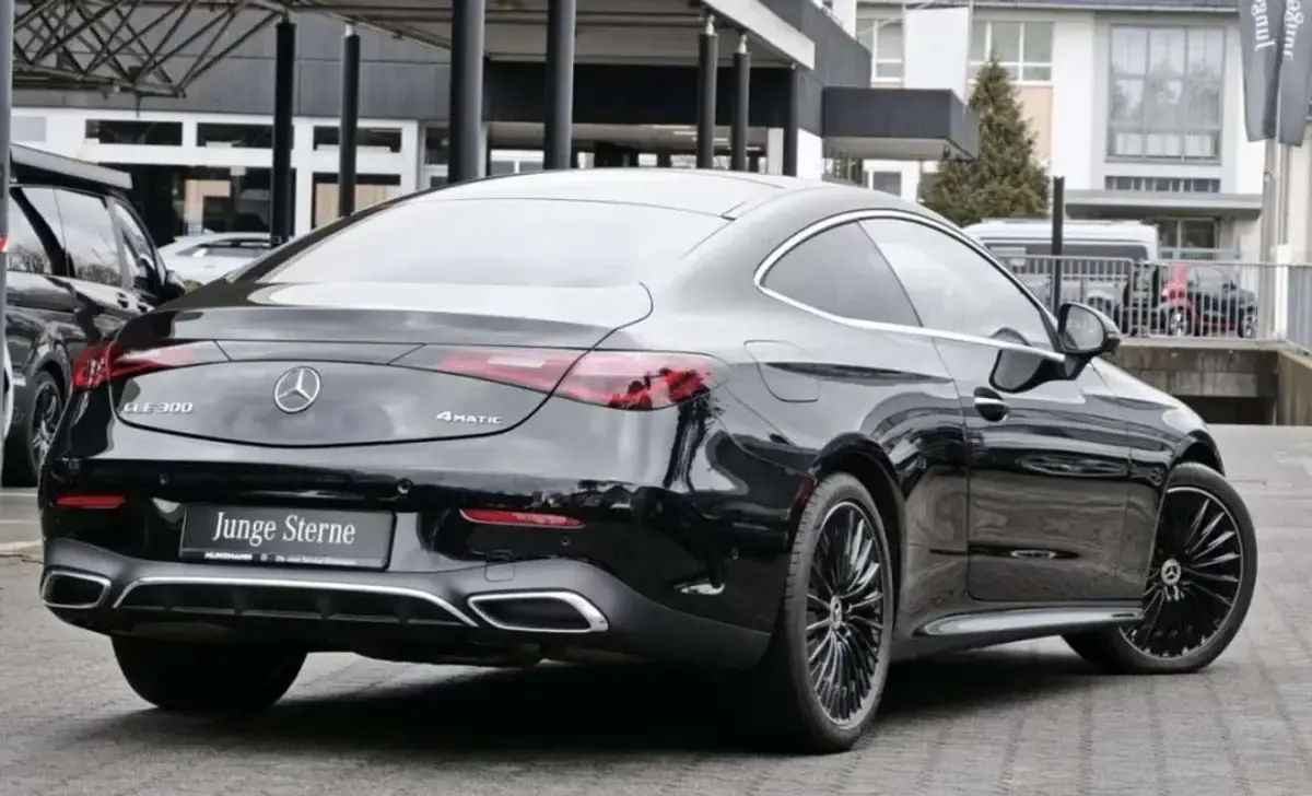 Usado Mercedes CLE300 258 CV (189 kW) 2025 Negro Coupe