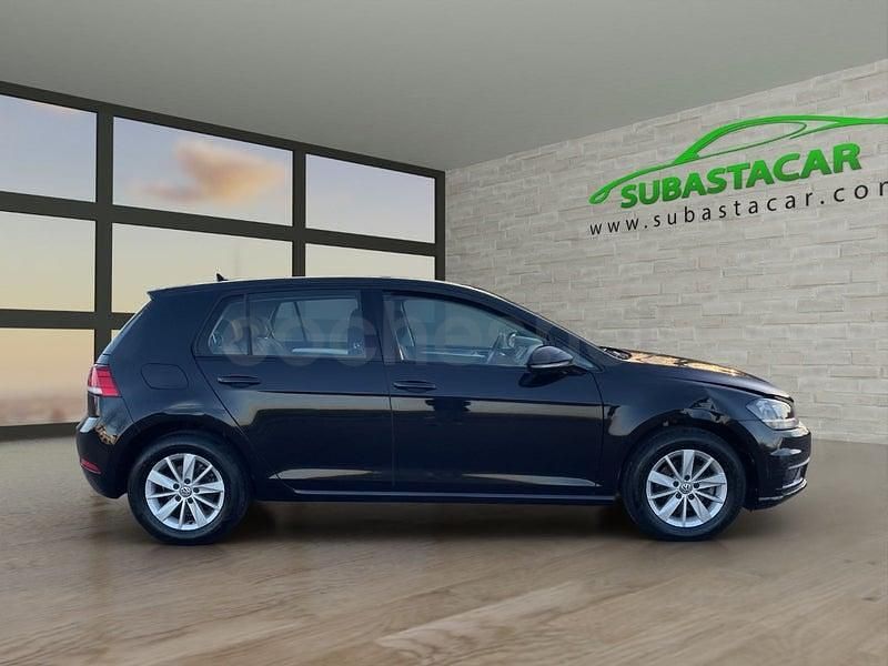 Usado VW Golf VII 115 CV (84 kW) 2019 Negro Berlina