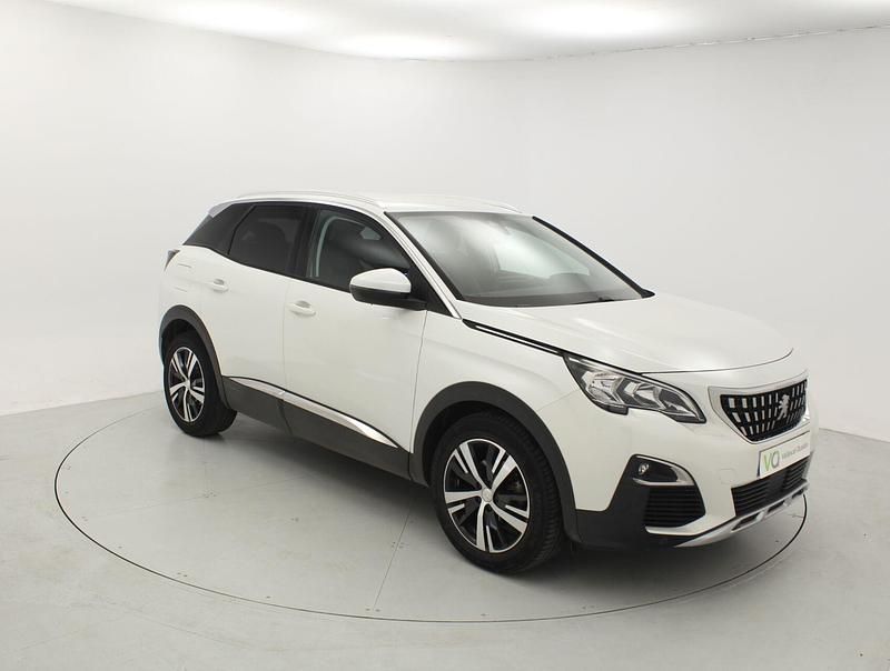 Usado Peugeot 3008 Allure 131 CV (96 kW) 2019 Sin especificar SUV