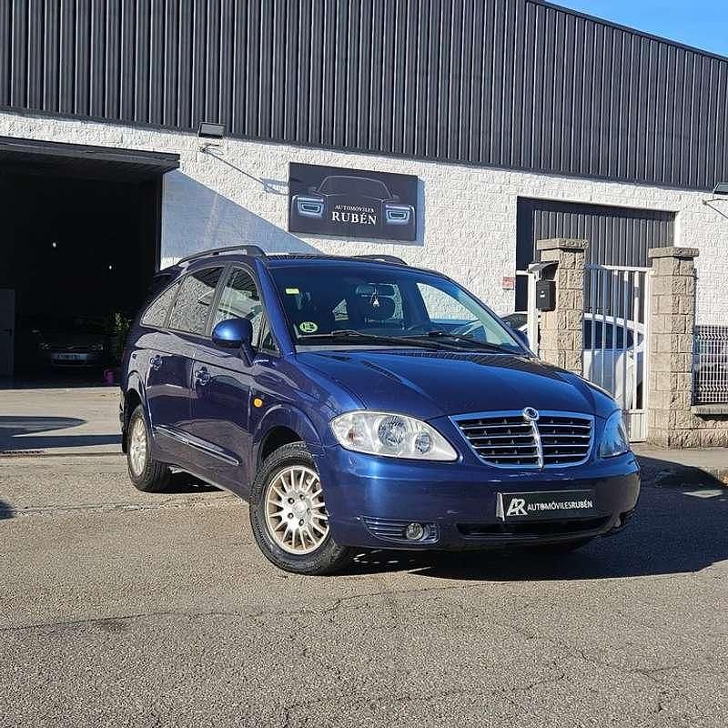 Azul Usado 2012 Ssangyong (KGM) Rodius Monovolumen | 6499 € (Un poco caro) - Imagen 1/4