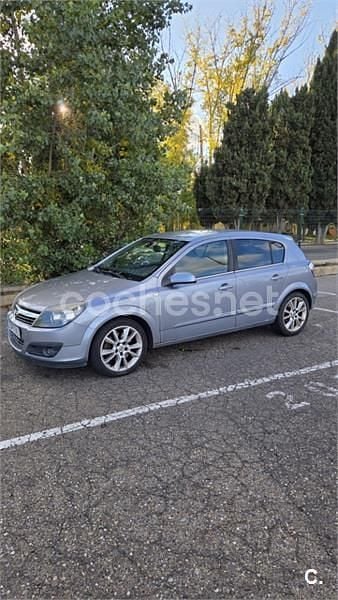 Usado Opel Astra Enjoy 120 CV (88 kW) 2006 Gris / plata Berlina