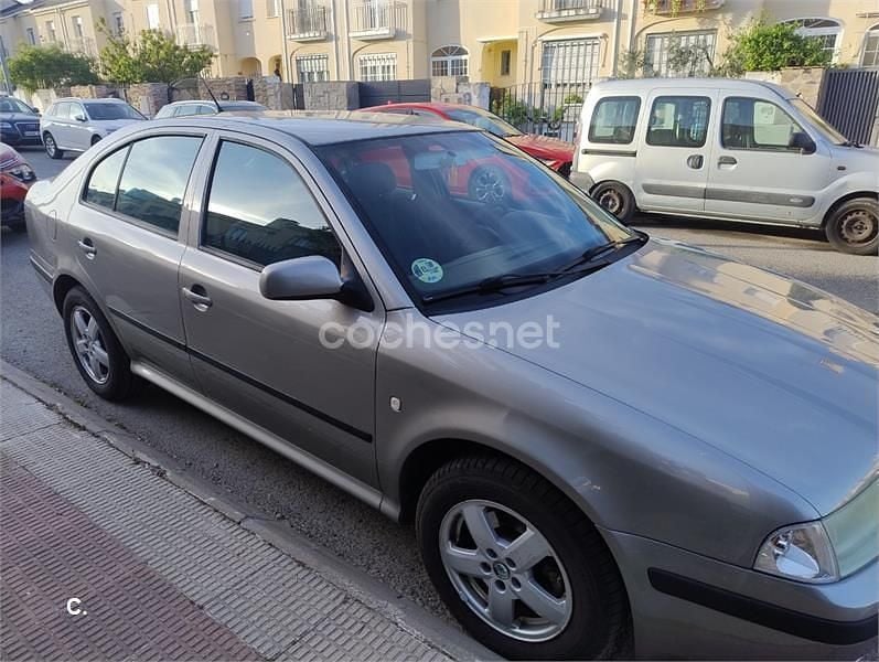 Usado Skoda Octavia Tour 101 CV (74 kW) 2007 Beige Berlina