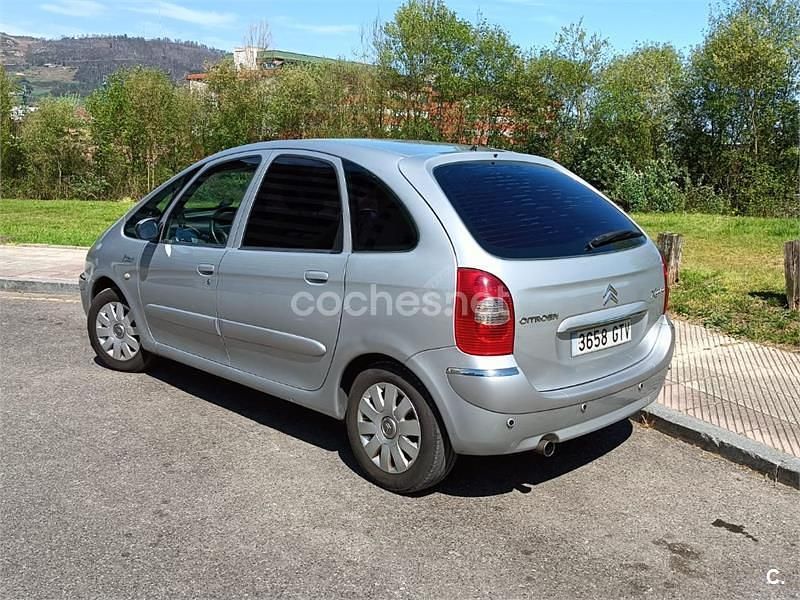 Usado Citroën Xsara Picasso Exclusive 92 CV (67 kW) 2009 Gris / plata Monovolumen