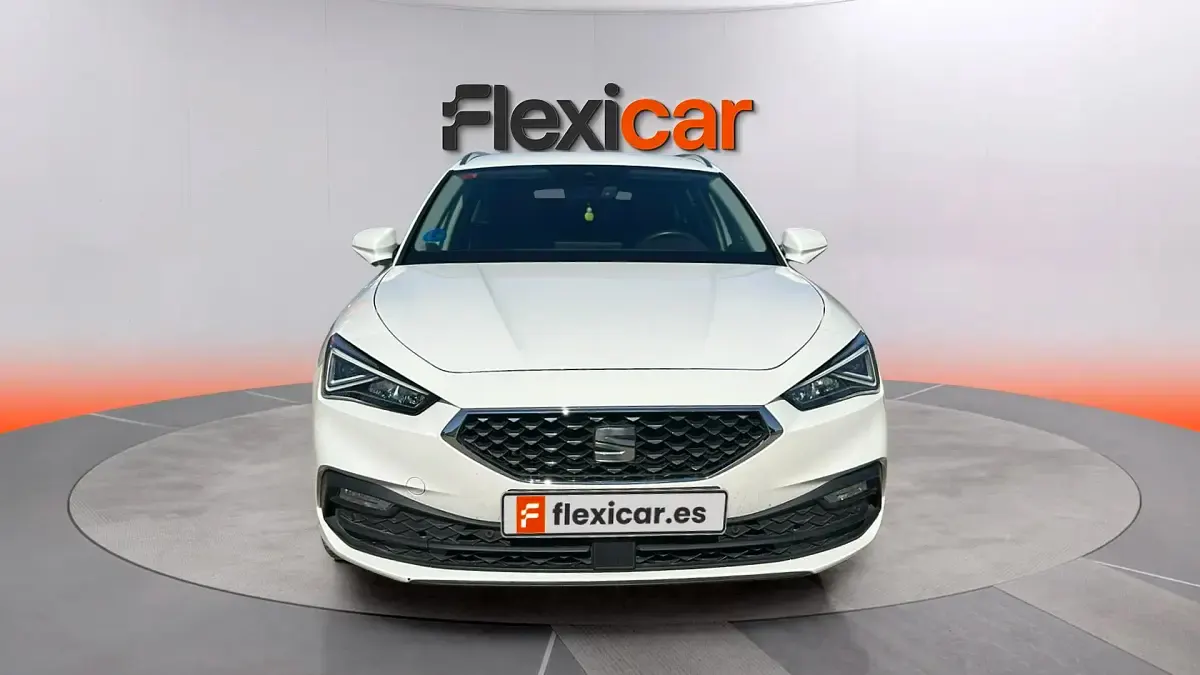 Usado Seat Leon XCELLENCE 110 CV (80 kW) 2021 Blanco Berlina