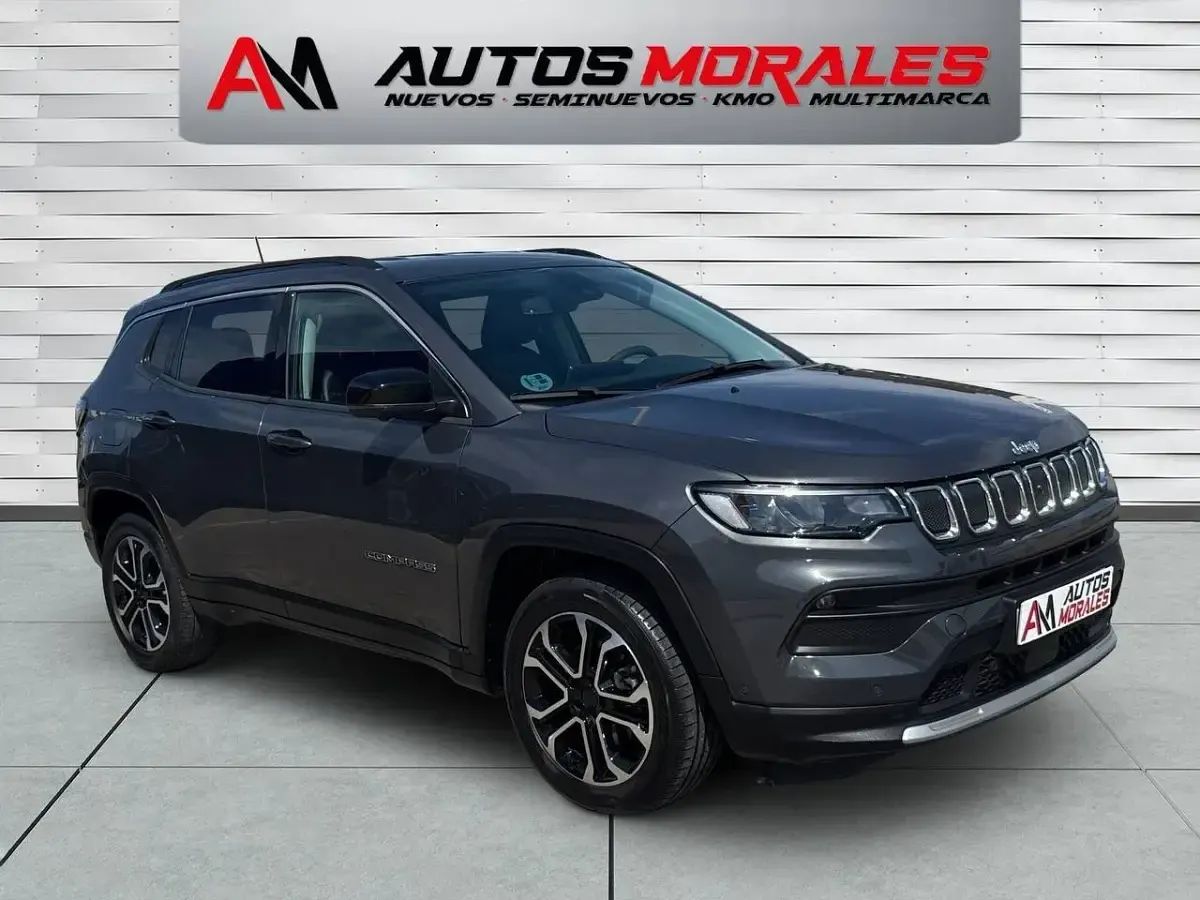 Usado Jeep Compass Limited 130 CV (95 kW) 2023 Gris SUV