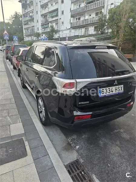 Usado Mitsubishi Outlander 150 CV (110 kW) 2013 Negro SUV