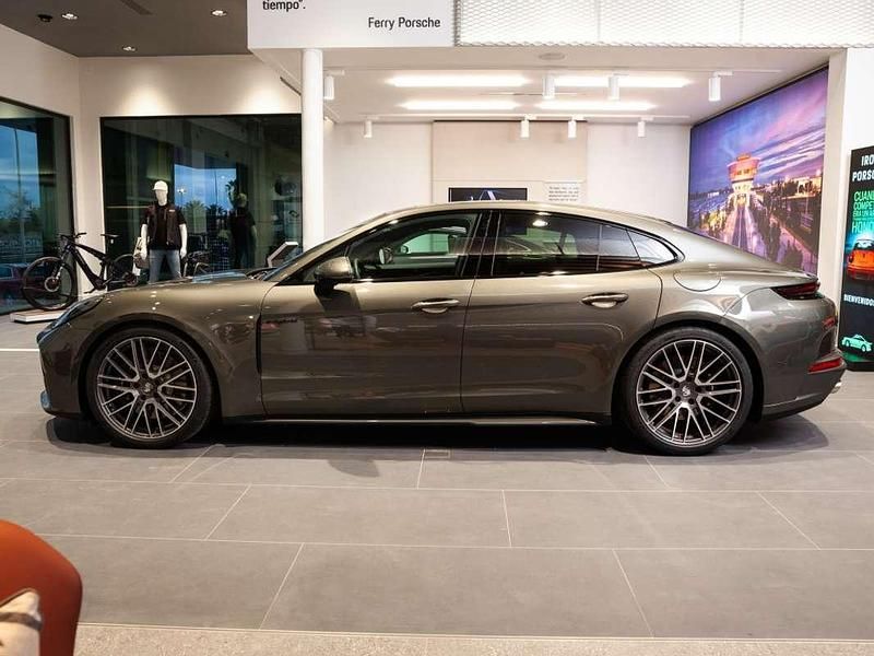Nuevo Porsche Panamera 4 Executive 470 CV (345 kW) 2025 Verde Berlina
