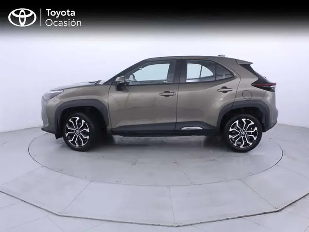 Usado Toyota Yaris Cross Active 116 CV (85 kW) 2022 Marrón SUV