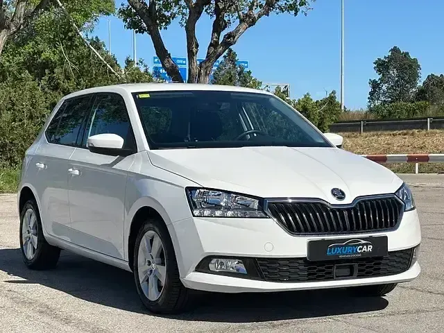 Używany Skoda Fabia Ambition 95 KM (69 kW) 2020 Biały Hatchback