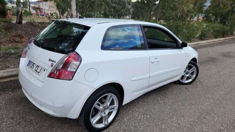 Blanco Usado 2003 Fiat Stilo Abarth Utilitario | 5995 € - Imagen 1/4