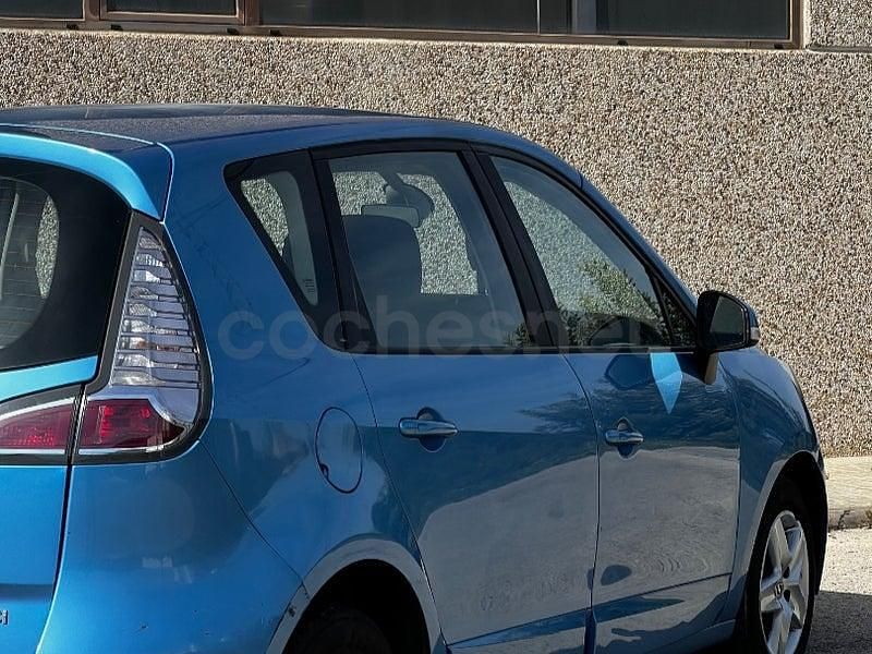 Usado Renault Scénic III LIMITED 110 CV (80 kW) 2015 Azul Monovolumen