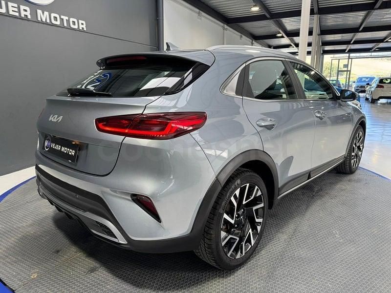 Usado Kia XCeed 136 CV (100 kW) 2022 Gris / plata SUV