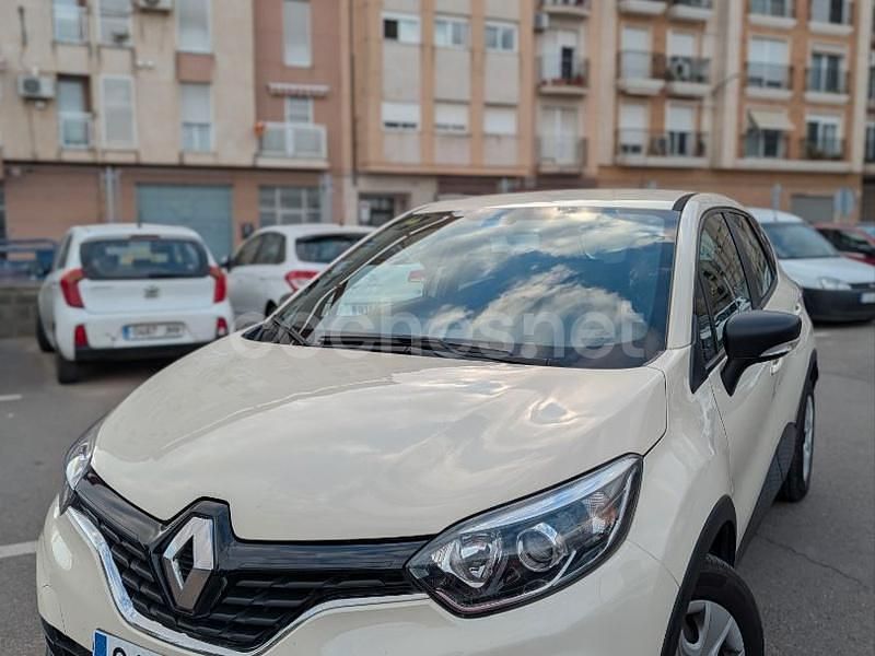Usado Renault Captur Intens 90 CV (66 kW) 2018 Beige SUV
