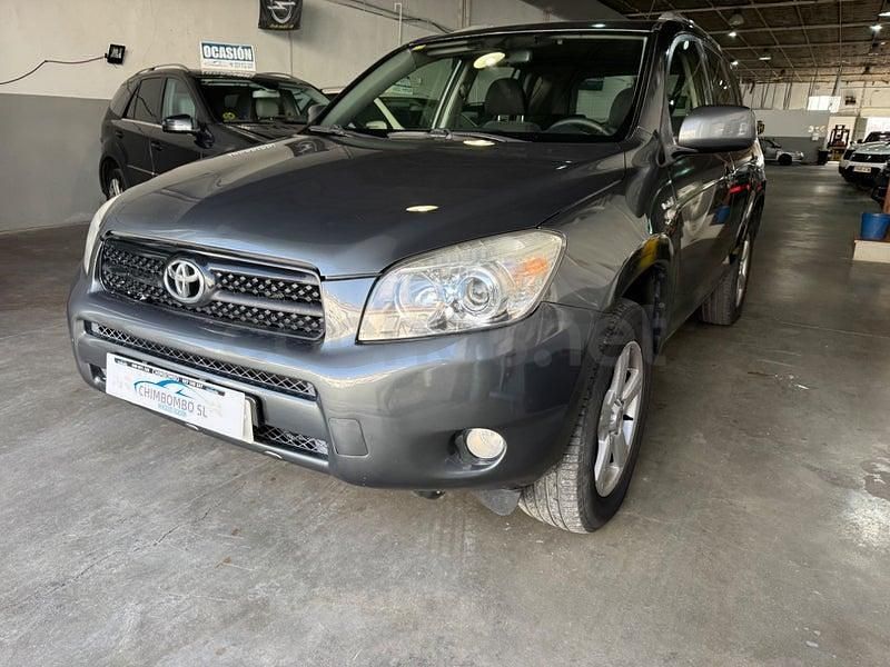 Usado Toyota RAV4 Executive 136 CV (100 kW) 2007 Gris / plata SUV