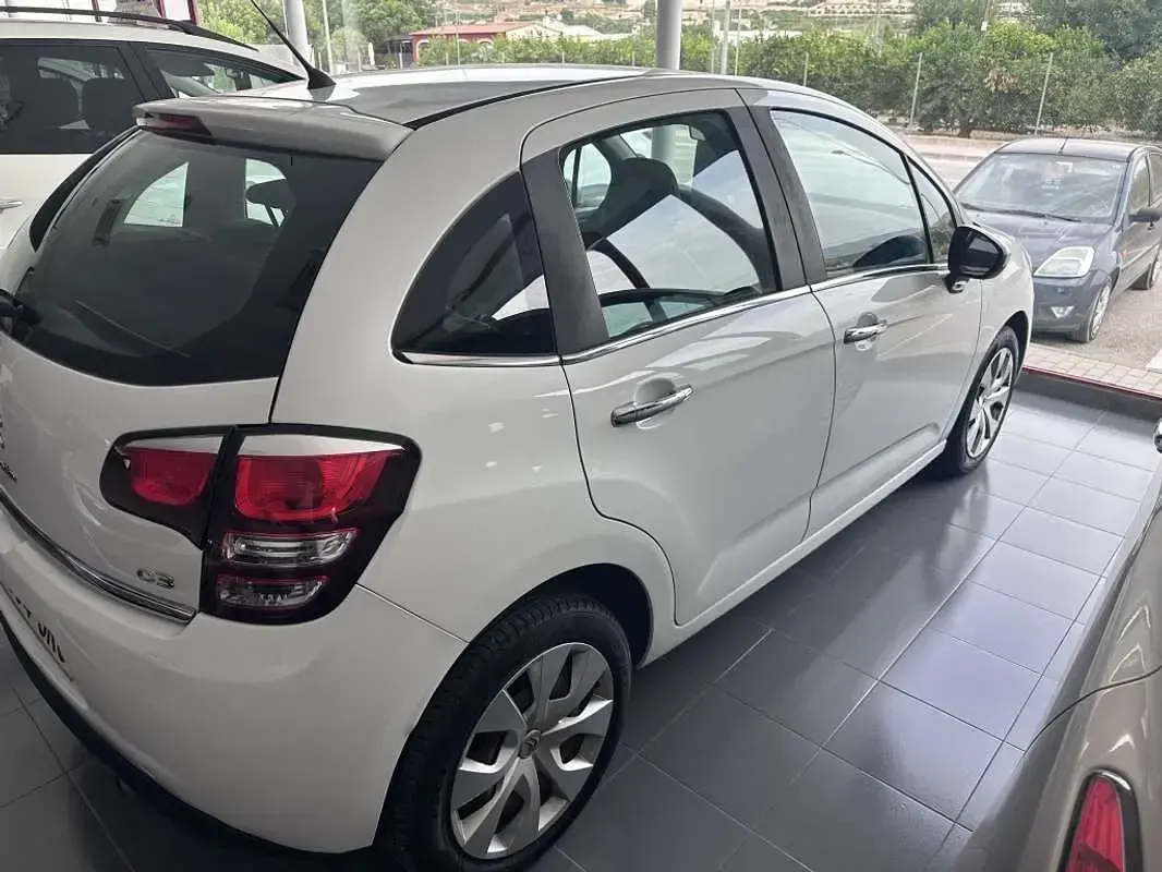 Usado Citroën C3 Feel 82 CV (60 kW) 2015 Blanco Utilitario