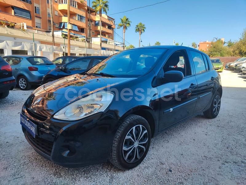 Negro Usado 2011 Renault Clio II Authentique Berlina | 3990 € (Precio justo) - Imagen 1/4