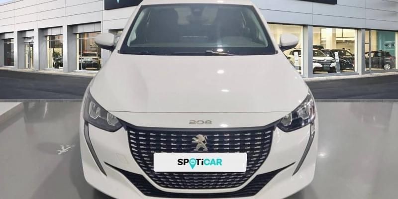 Usado Peugeot 208 Allure 102 CV (75 kW) 2023 Blanco Utilitario