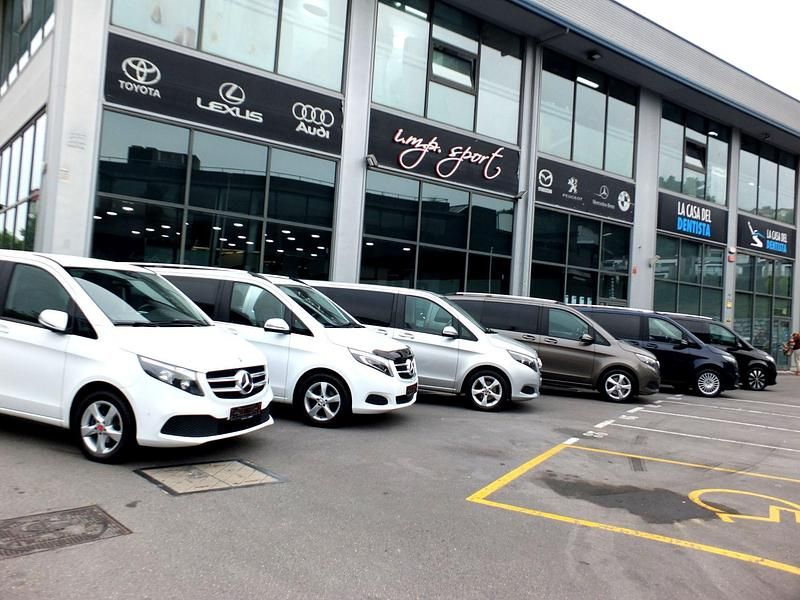 Usado Mercedes V220 163 CV (119 kW) 2019 Gris Monovolumen