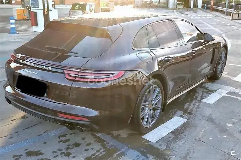Käytetty Porsche Panamera Sport Turismo 462 HP (339 kW) 2018 Ruskea Farmari