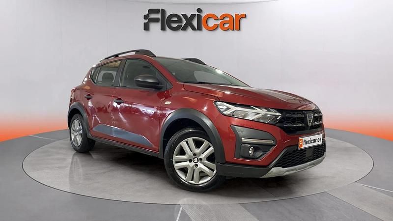 Usado Dacia Sandero Essentiel 91 CV (66 kW) 2021 Amarillo Utilitario