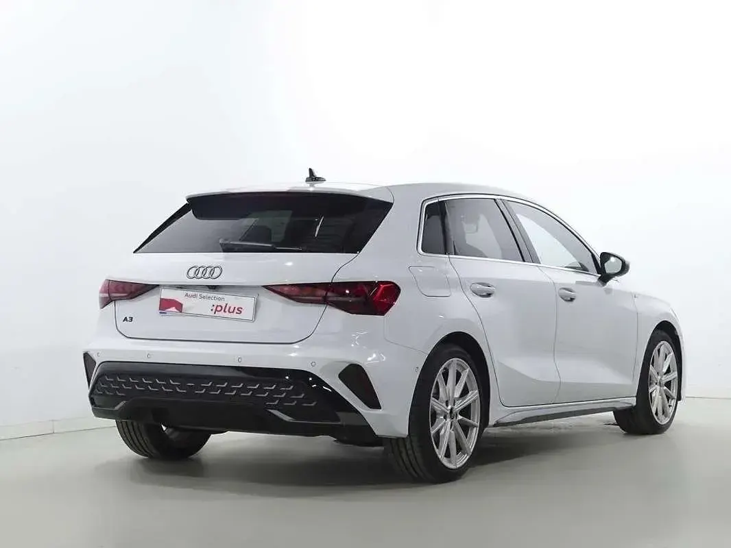 Usado Audi A3 Sportback S-Line 150 CV (110 kW) 2025 Blanco Utilitario