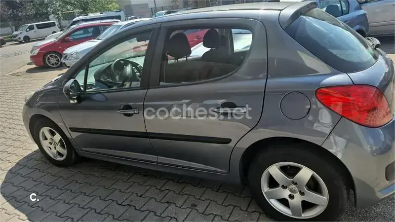 Usado Peugeot 207 110 CV (80 kW) 2008 Gris / plata Berlina