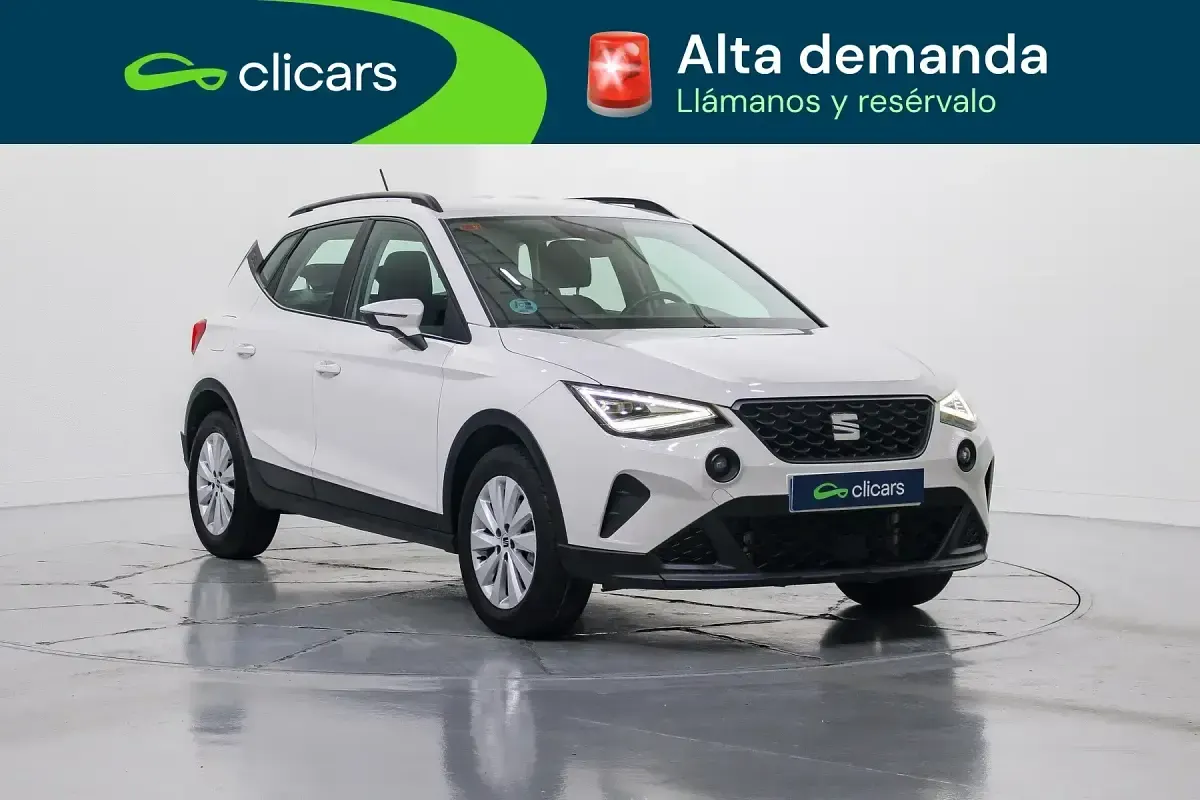 Usado Seat Arona Style 110 CV (80 kW) 2021 Blanco SUV