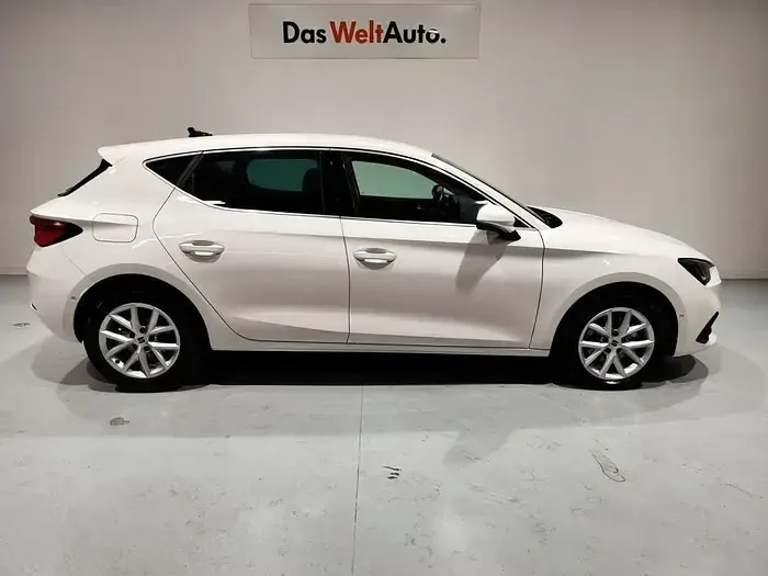 Usado Seat Leon Style 116 CV (85 kW) 2025 Blanco
