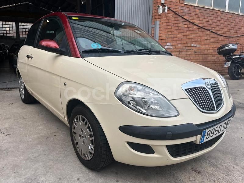 Blanco Usado 2006 Lancia Ypsilon Utilitario | 3490 € - Imagen 1/4