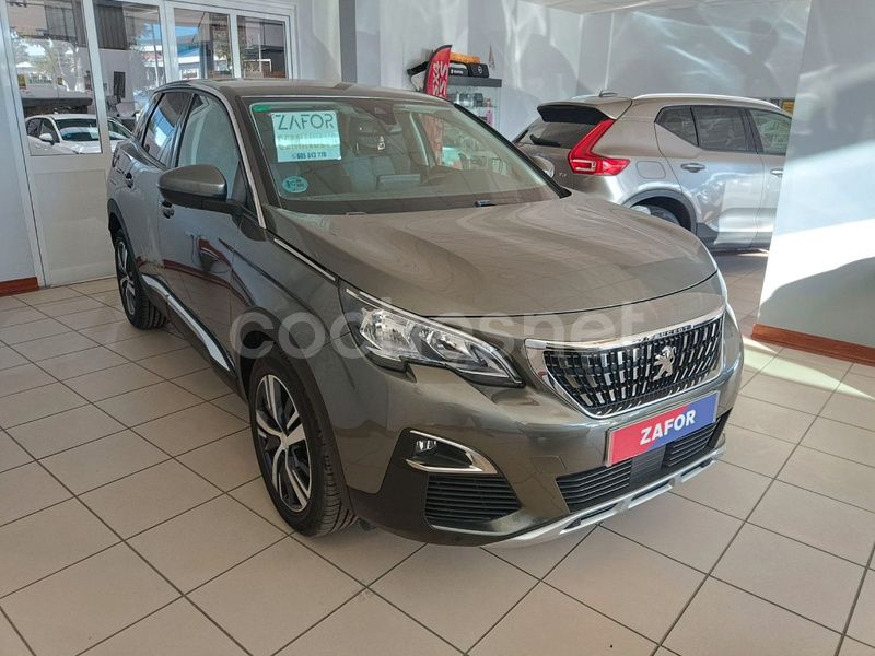 Usado Peugeot 3008 Allure 130 CV (95 kW) 2019 Gris SUV