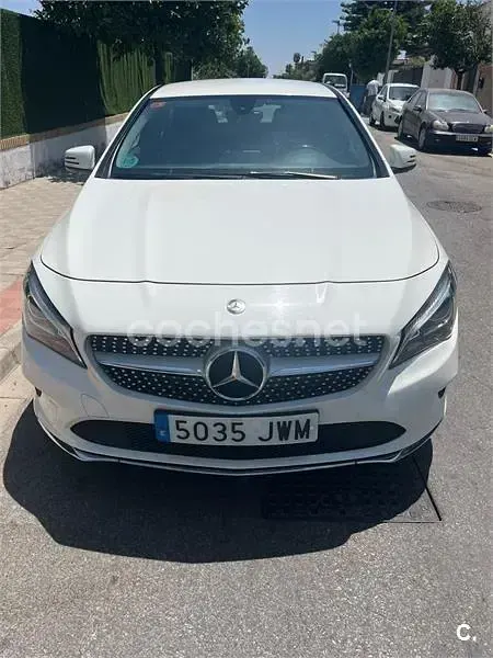 Usado Mercedes CLA200 Urban 136 CV (100 kW) 2017 Blanco Coupe