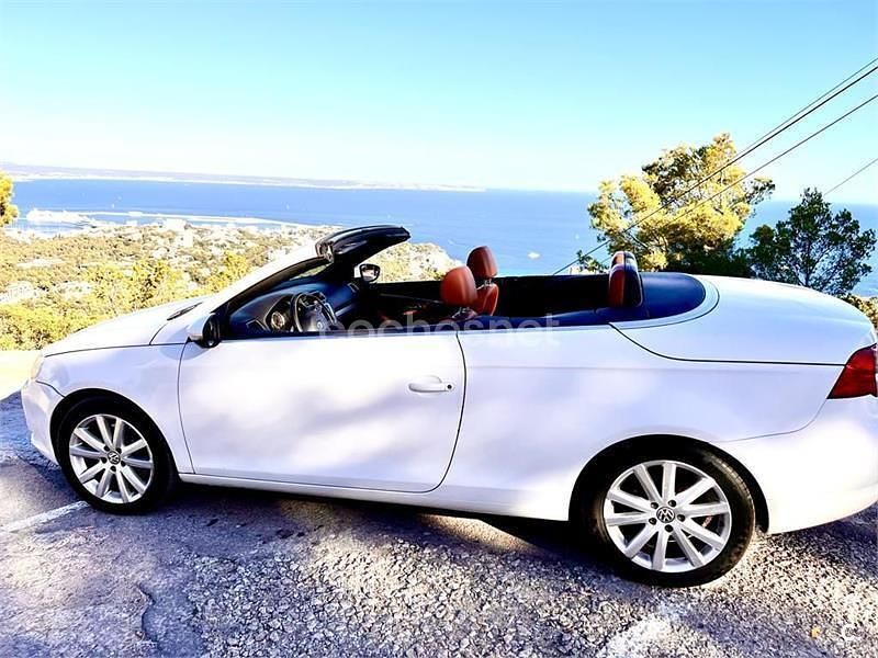 Usado VW Eos 140 CV (102 kW) 2010 Blanco Descapotable