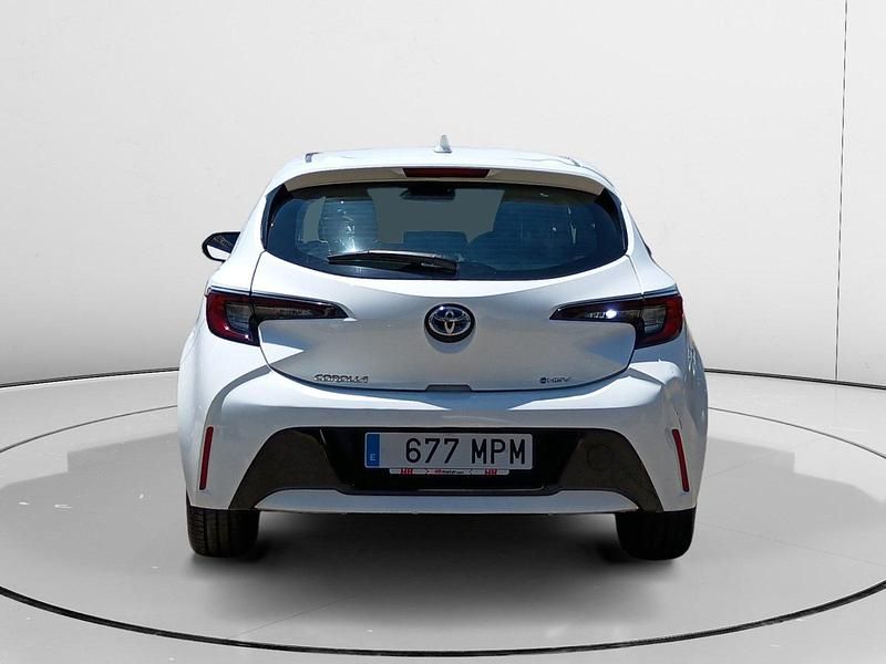 Usado Toyota Corolla Active 141 CV (103 kW) 2024 Blanco Utilitario