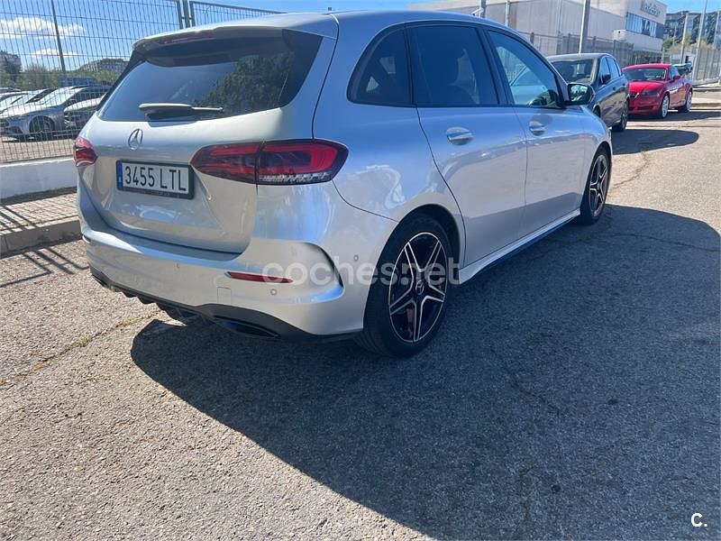 Usado Mercedes B200 150 CV (110 kW) 2021 Gris / plata Utilitario