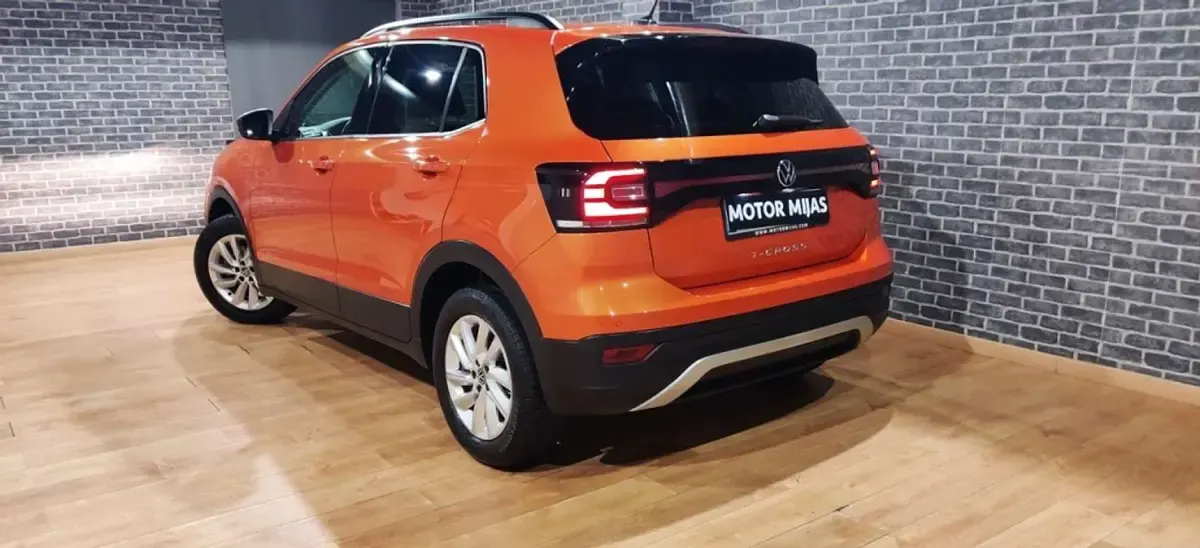 Usado VW T-Cross Advance 110 CV (80 kW) 2021 Naranja SUV