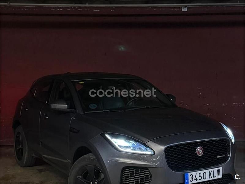 Usado Jaguar E-Pace R-Dynamic 180 CV (132 kW) 2018 Gris / plata SUV