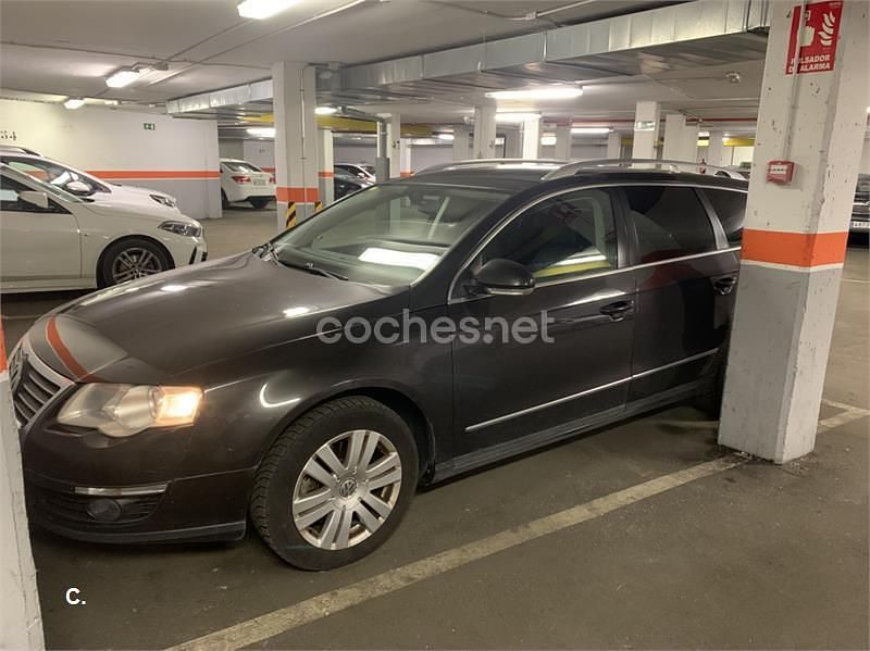 Usado VW Passat Highline 200 CV (147 kW) 2007 Negro Familiar