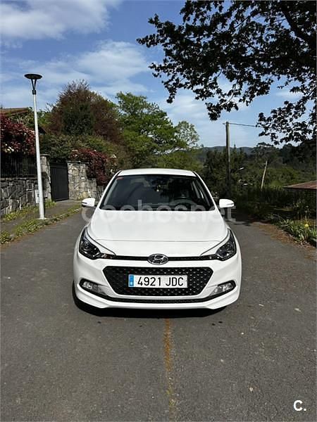 Usado Hyundai i20 84 CV (61 kW) 2016 Blanco Berlina
