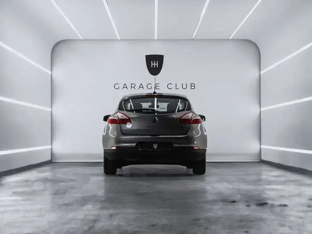 Usado Renault Mégane Dynamique 106 CV (77 kW) 2010 Marrón Utilitario