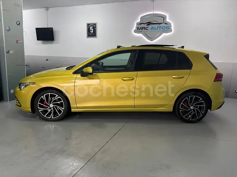 Usado VW Golf VII Life 150 CV (110 kW) 2021 Amarillo Utilitario