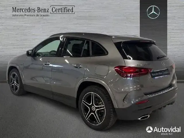 Nuevo Mercedes GLA200 163 CV (119 kW) 2026 Gris montaña SUV