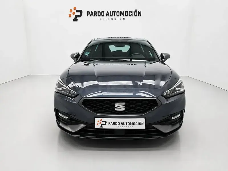 Usado Seat Leon FR 150 CV (110 kW) 2023 Gris / plata Berlina