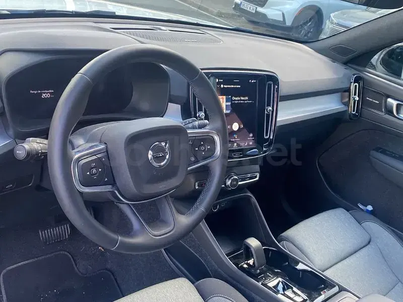 Usado Volvo XC40 Plus 163 CV (119 kW) 2026 Blanco SUV