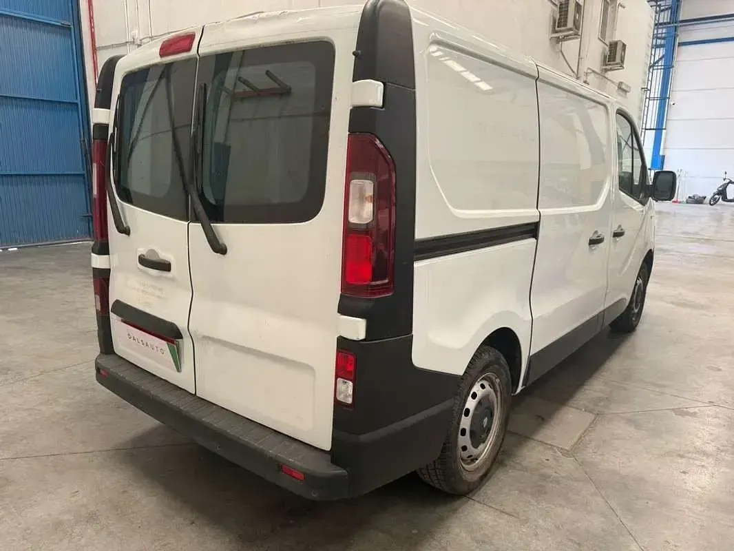 Usado Opel Vivaro Expression 120 CV (88 kW) 2018 Blanco Monovolumen